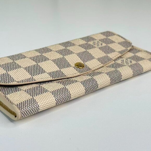 Louis Vuitton Damier Azur Wallet Classic Checkered Design with Gold Tone Clasp - Picture 5 of 8